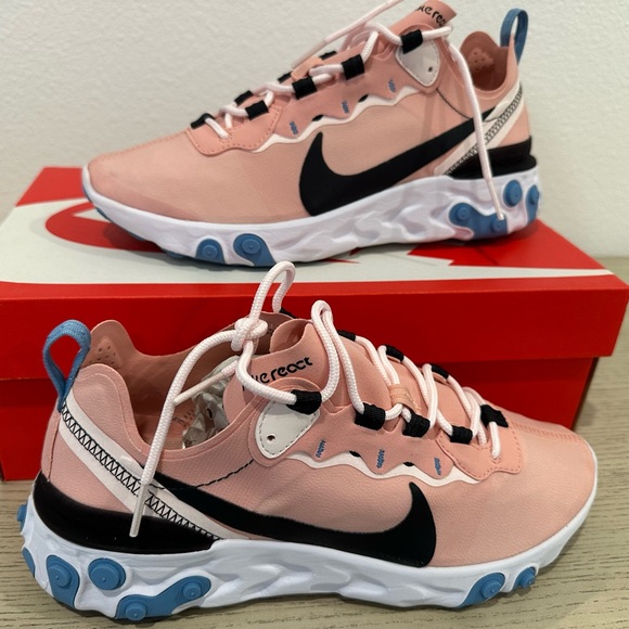 Nike Shoes - cute & new Nike Womens Sneakers